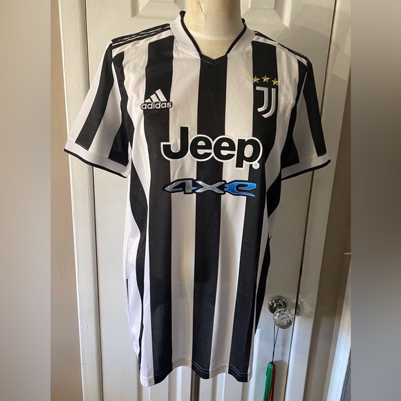 ⚽️🇮🇹Juventus Home Jersey with number 10 in back - Picture 4 of 9